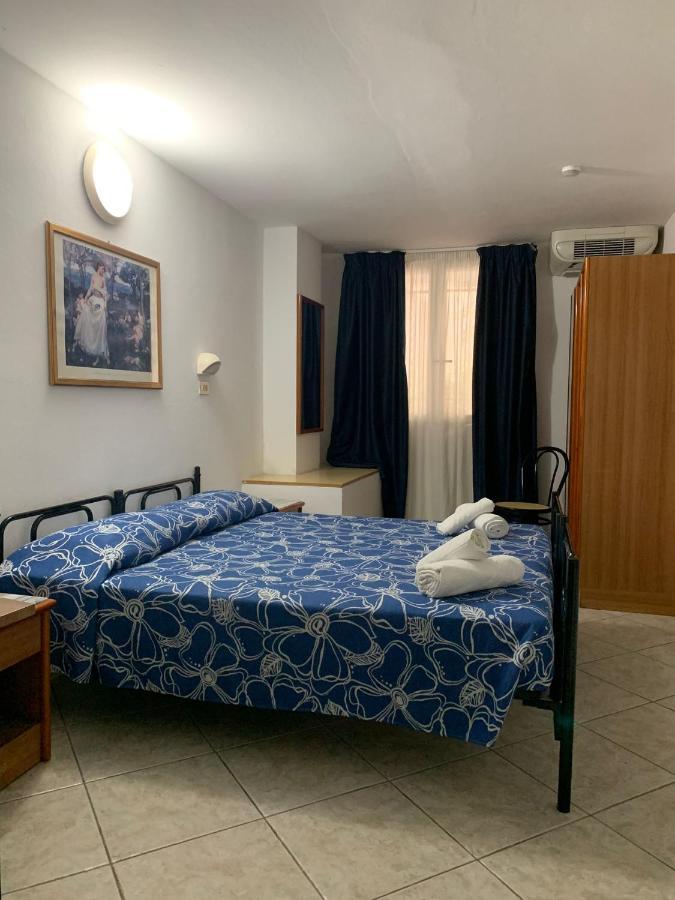 Hotel Villa Isola Rimini Extérieur photo