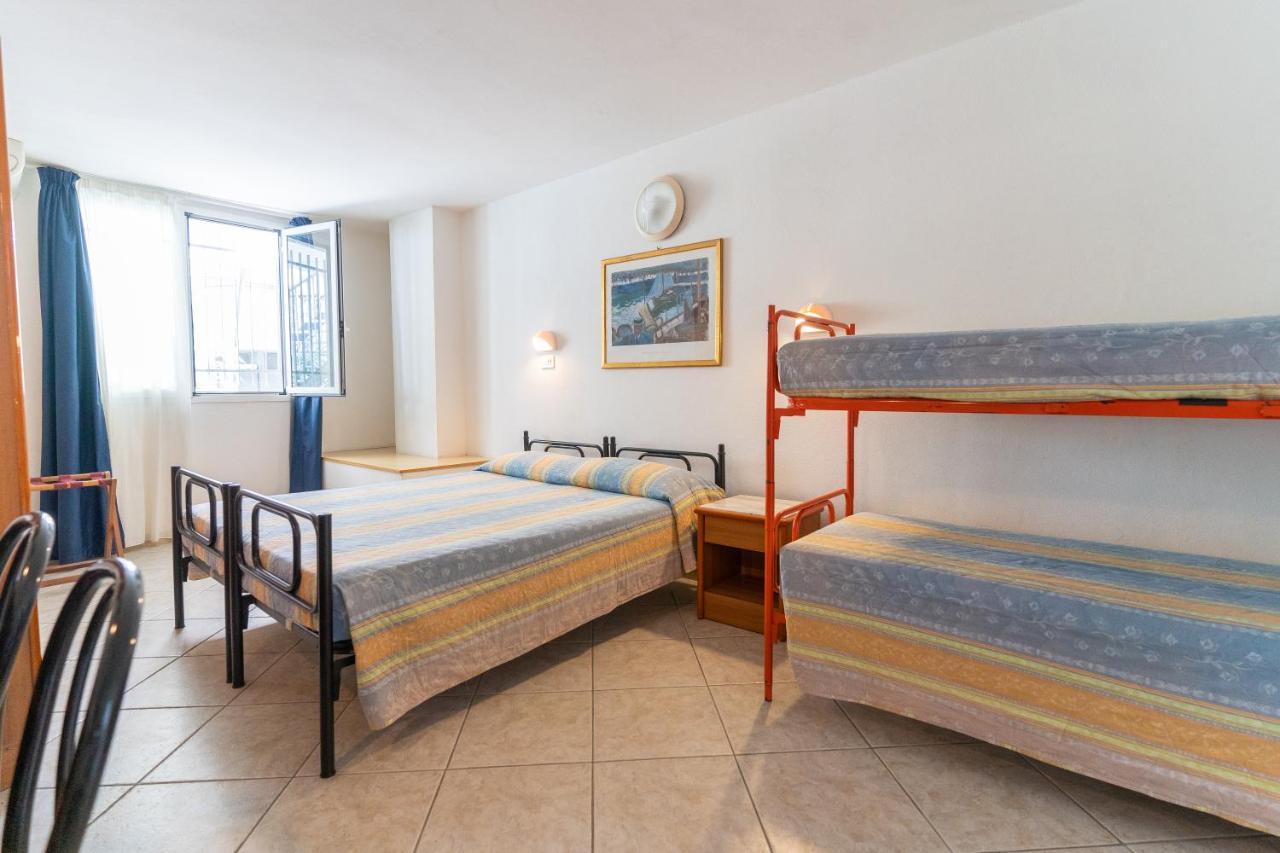 Hotel Villa Isola Rimini Extérieur photo