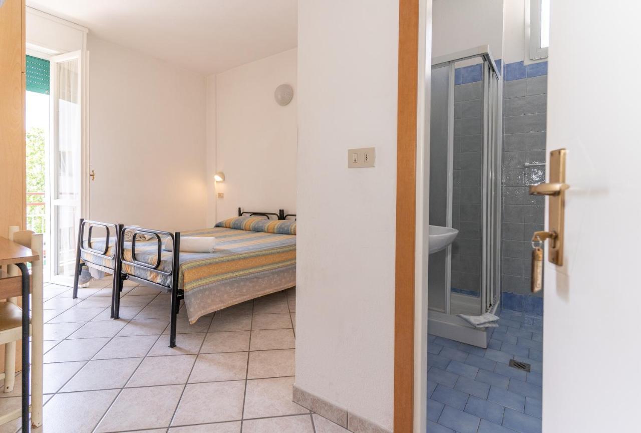 Hotel Villa Isola Rimini Extérieur photo