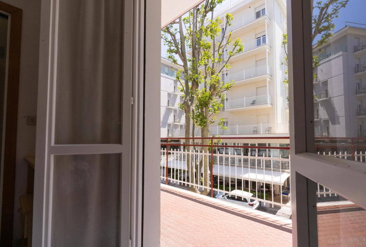 Hotel Villa Isola Rimini Extérieur photo